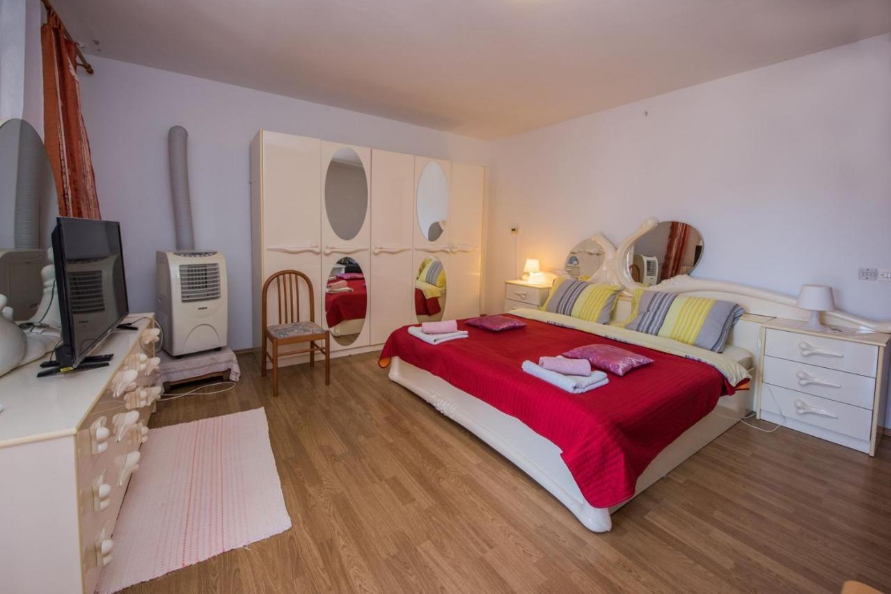 Two Bed Rooms Fortuna Near The Beach Poreč Buitenkant foto
